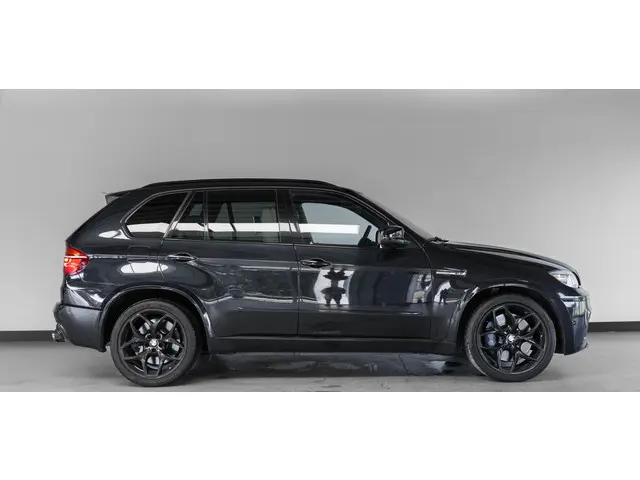 BMW X5 4.4i M 556 PK Akrapovic Full Option 2012 Benzine 43