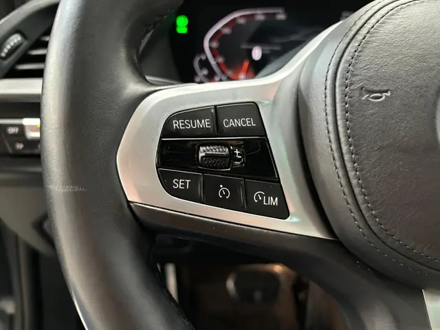 BMW 1 Serie 120i Business Edition 2022 Benzine 18