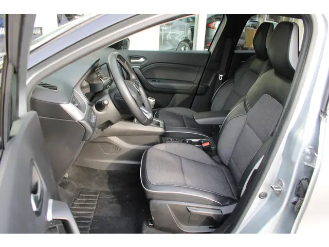 Renault Captur 1.0 TCe 90 techno 2023 Benzine 24