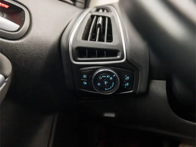 Ford Focus 1.0 EcoBoost Titanium 2013 Benzine 24