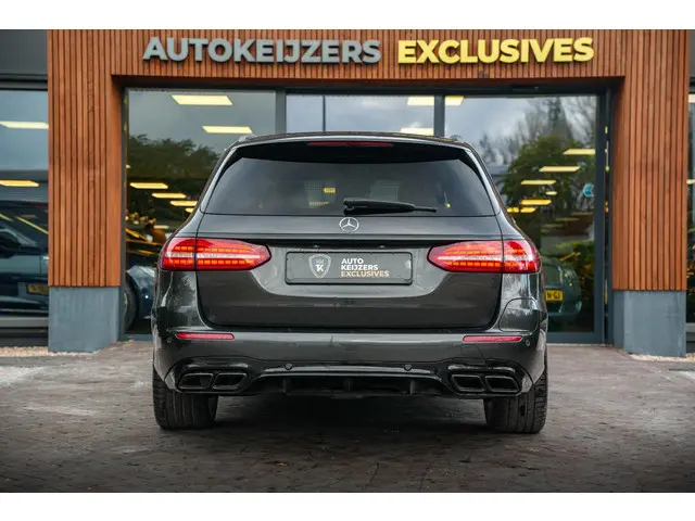 Mercedes-Benz E-Klasse E300 de 2022 Hybride Diesel 9