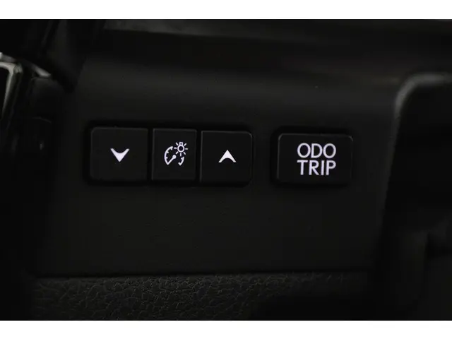 Lexus ES 300h Business Line 2024 Hybride Benzine 27