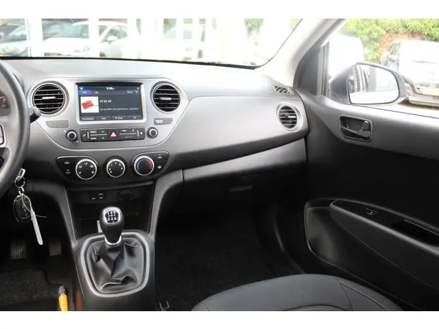 Hyundai i10 1.0i Comfort//5Drs//Navi!! 2018 Benzine 27