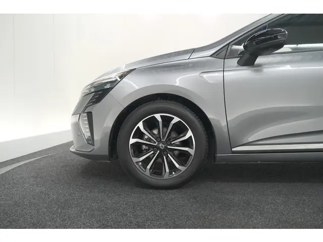 Renault Clio TCe 90 GPF techno 2025 Benzine 18