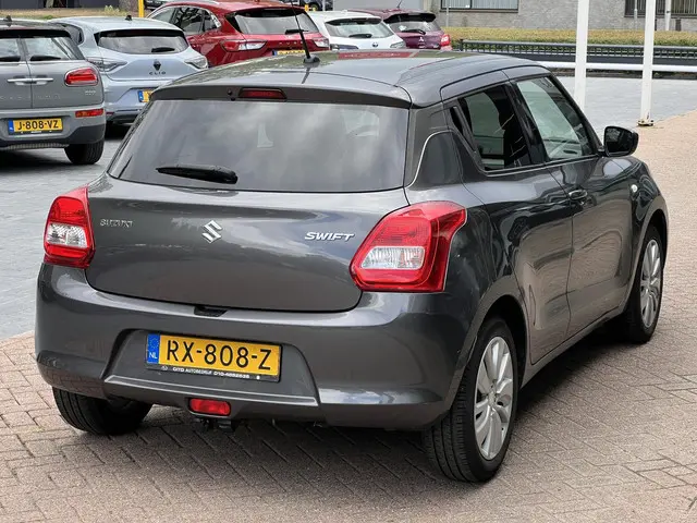Suzuki Swift 1.2 Select 2018 Benzine 3
