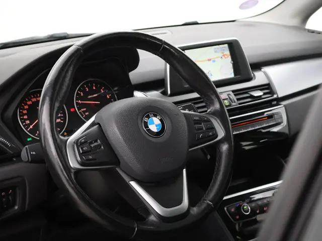 BMW 2 Serie Active Tourer 218i 136 PK AUT. 2015 Benzine 18