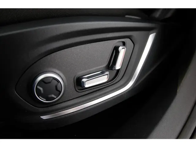 Lynk & Co 01 1.5 2023 Hybride Benzine 27