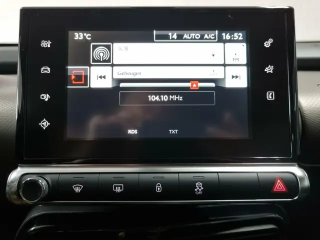 Citroën C4 Cactus 1.2 VTi Shine / Trekhaak 2015 Benzine 40