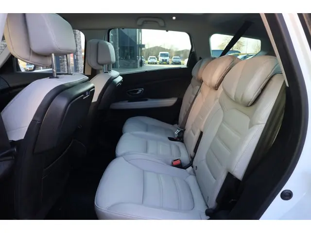 Renault Grand Scénic 1.2 TCe Bose 2017 Benzine 14