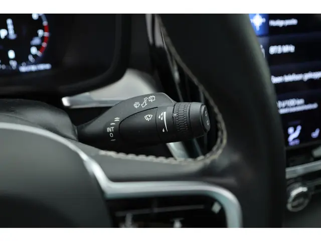 Volvo V60 2.0 B4 R-Design 2020 Hybride Benzine 13