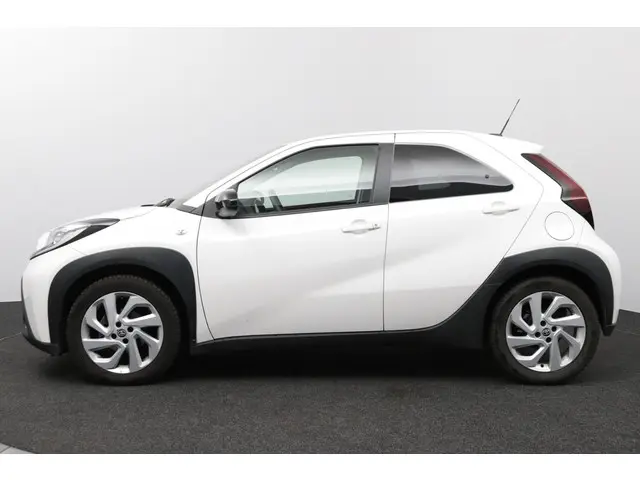 Toyota Aygo X 1.0 VVT-i MT first 2023 Benzine 5