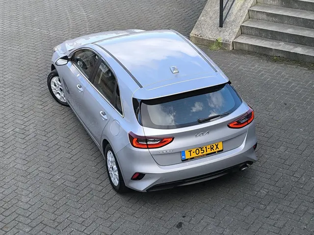 Kia Ceed 1.0 T-GDi DynamicLine 2023 Benzine 38