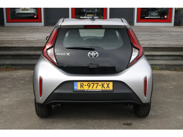 Toyota Aygo X 1.0 VVT-i S-CVT Play 2022 Benzine 6