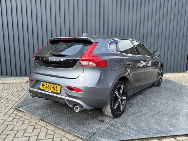 Volvo V40 1.5 T3 R-Design 2019 Benzine 15
