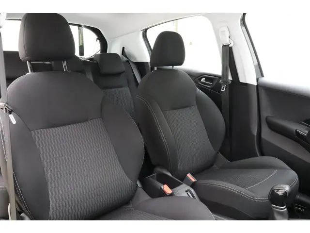 Peugeot 208 1.2 PureTech Active 2016 Benzine 10