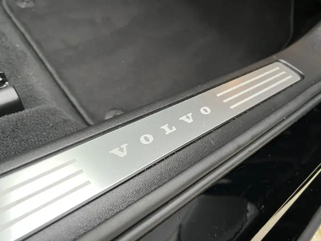 Volvo V90 2.0 T4 Momentum Pro 2020 Benzine 37