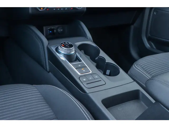 Ford Kuga 2.5 PHEV Titanium 2021 Hybride Benzine 32