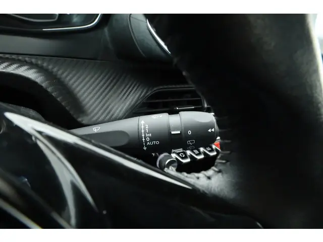 Peugeot 2008 1.2 PureTech Active 2021 Benzine 15