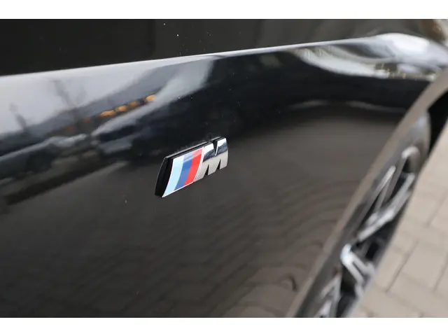 BMW 3 Serie Touring 318i 2024 Benzine 11