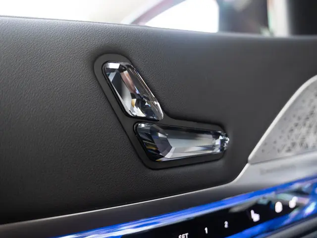 BMW 7 Serie M760e xDrive 2023 Hybride Benzine 36