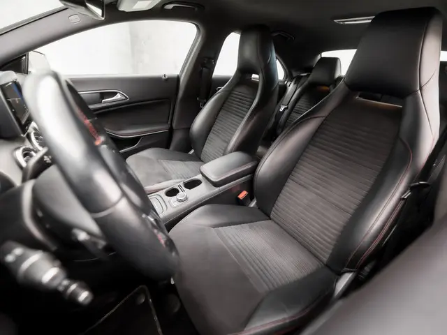Mercedes-Benz CLA 180 AMG Edition 1 2014 Benzine 14