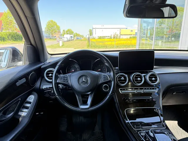Mercedes-Benz GLC 250 4MATIC Prestige 2015 Benzine 3