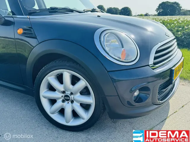 MINI Clubman 1.6 One Club White & Club Black 2013 Benzine 3