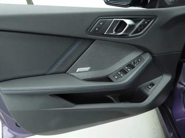 BMW 1 Serie 5-deurs 120 2025 Benzine 37