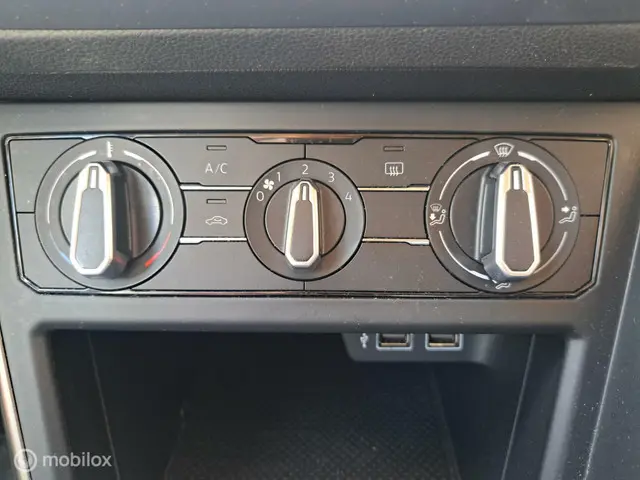 Volkswagen Polo 1.0 TSI Comfortline 2020 Benzine 23