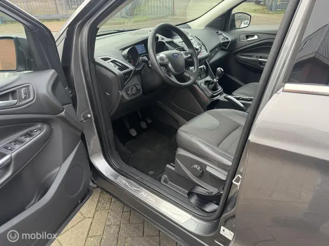 Ford Kuga 1.6 Titanium 2014 Benzine 9