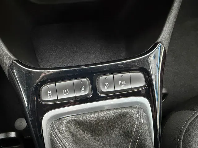 Opel Crossland 1.2 Turbo GS Line 2022 Benzine 25