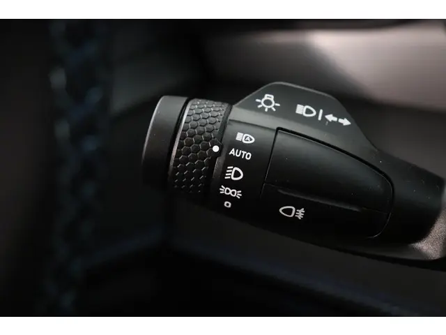 Lynk & Co 01 1.5 2025 Hybride Benzine 17