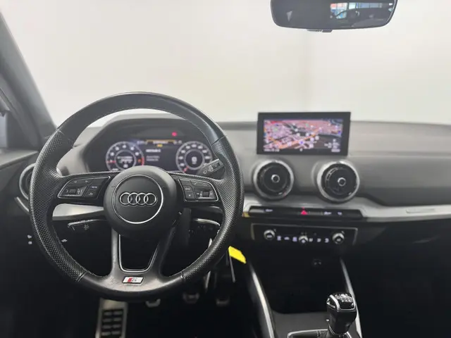 Audi Q2 30 TFSI S-Line 2022 Benzine 3