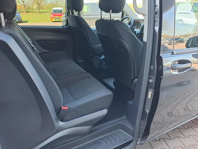 Mercedes-Benz Vito 116 CDI Lang DC Comfort 2023 Diesel 28