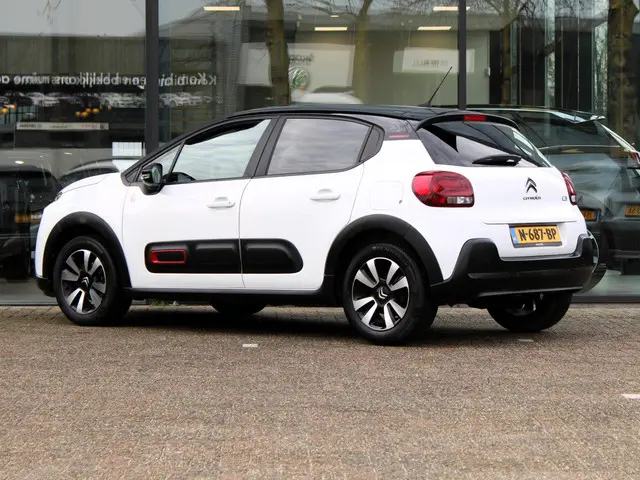 Citroën C3 1.2 PureTech C-Series 2021 Benzine 2