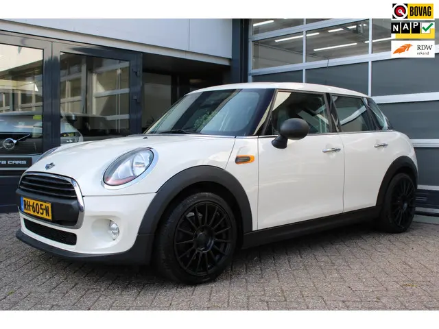MINI One Mini 1.2 Business 2016 Benzine
