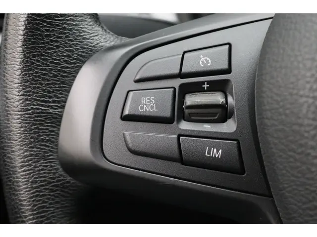 BMW X1 xDrive25e Executive 2021 Hybride Benzine 34