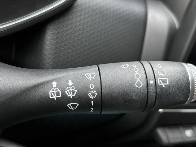 Renault Clio TCe 100 Zen 2020 Benzine 17