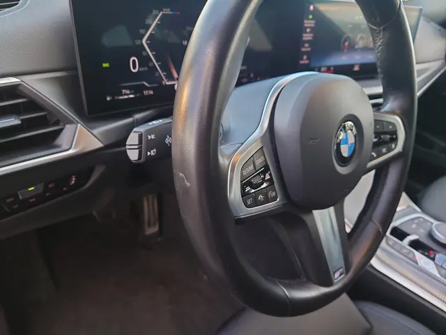 BMW 3 Serie Touring 320i 2023 Benzine 19