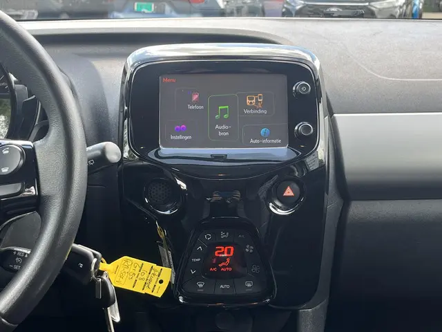 Peugeot 108 1.0 e-VTi Allure 2018 Benzine 15