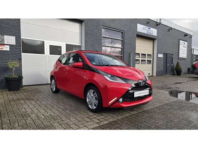 Toyota Aygo 1.0 VVT-i x-wave 2015 Benzine 8