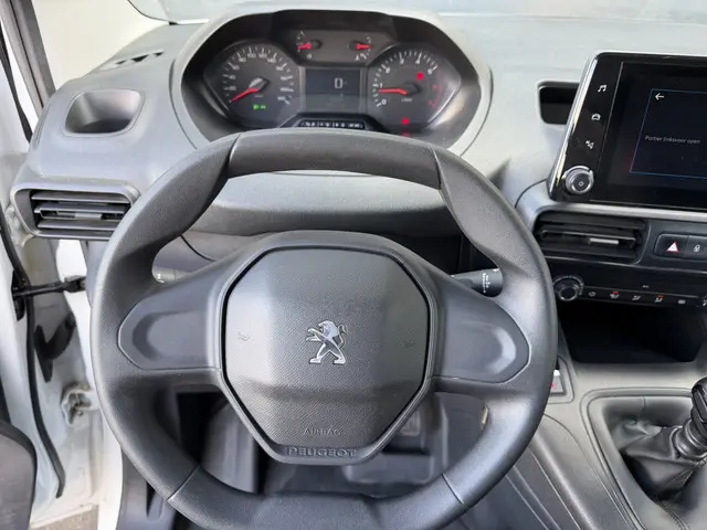 Peugeot Partner 1.2 PureTech Premium 2021 Benzine 34