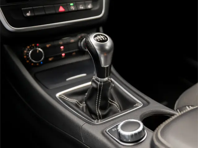 Mercedes-Benz A-Klasse 180 Sport 2015 Benzine 11