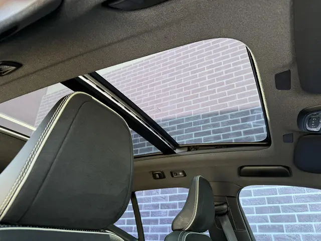 Volvo XC40 2.0 T4 R-Design 2019 Benzine 11