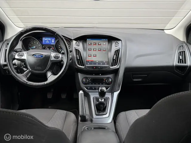 Ford Focus Wagon 1.0 EcoBoost Titanium 2013 Benzine 18