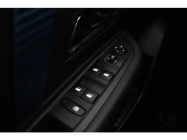 Citroën ë-C4 Shine 50 kWh 136pk 2021 Elektrisch 19