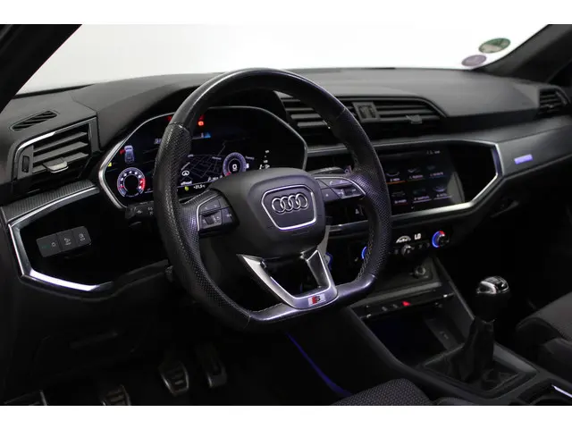 Audi Q3 35 TFSI S edition 2021 Benzine 9