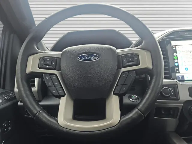 Ford F-250 LARIAT SUPERCHARGED BIG ASS BOS 2022 Benzine 16