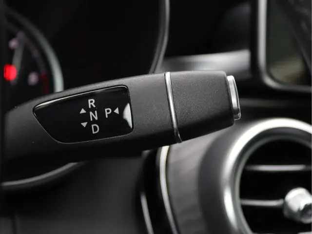 Mercedes-Benz GLC 220 d 4MATIC 2018 Diesel 32