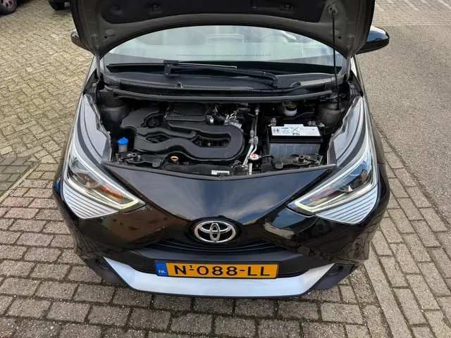 Toyota Aygo 1.0 VVT-i x-play 2021 Benzine 13